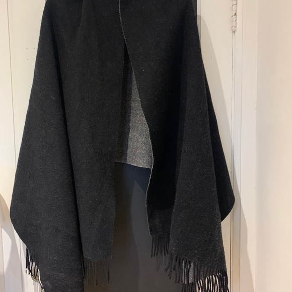 Aritzia Babaton Pure Wool Scarf - Picture 3 of 5